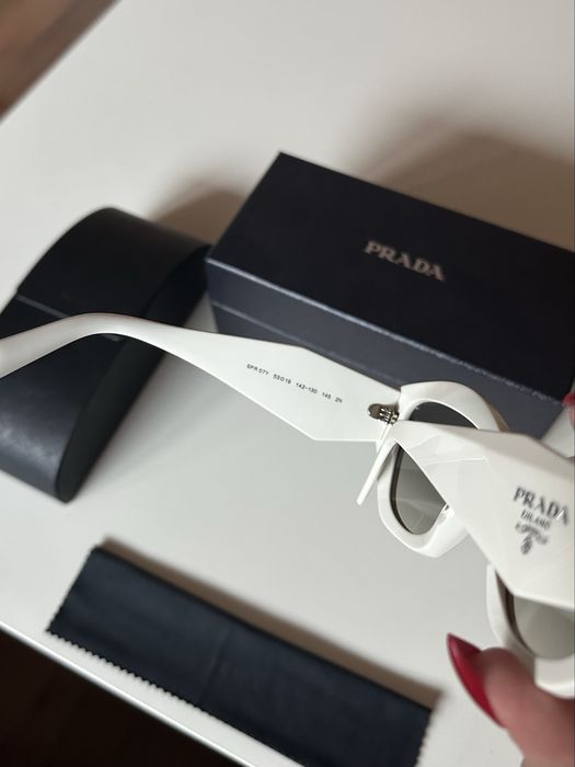 Слънчеви очила Prada