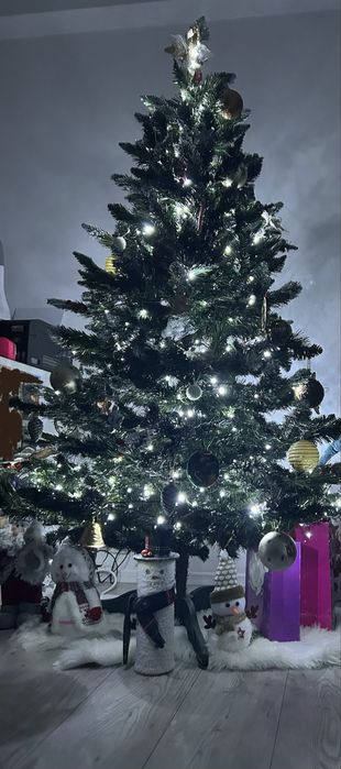 Brad Craciun cu merisoare, zapada falsa fara decoartiuni incluse,180cm