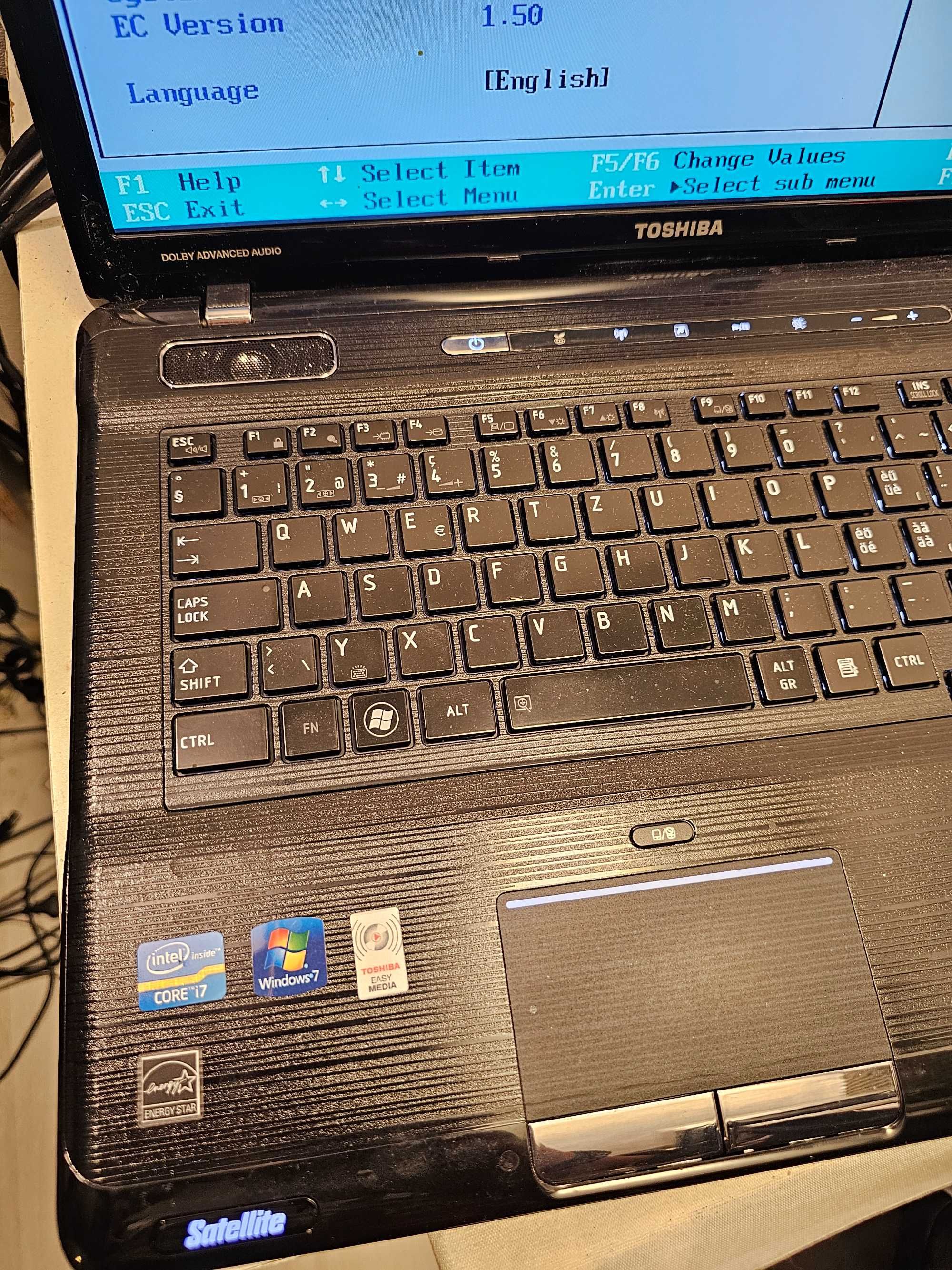 Laptop "17 Toshiba Satellite P770-11N I7-2630QM defect