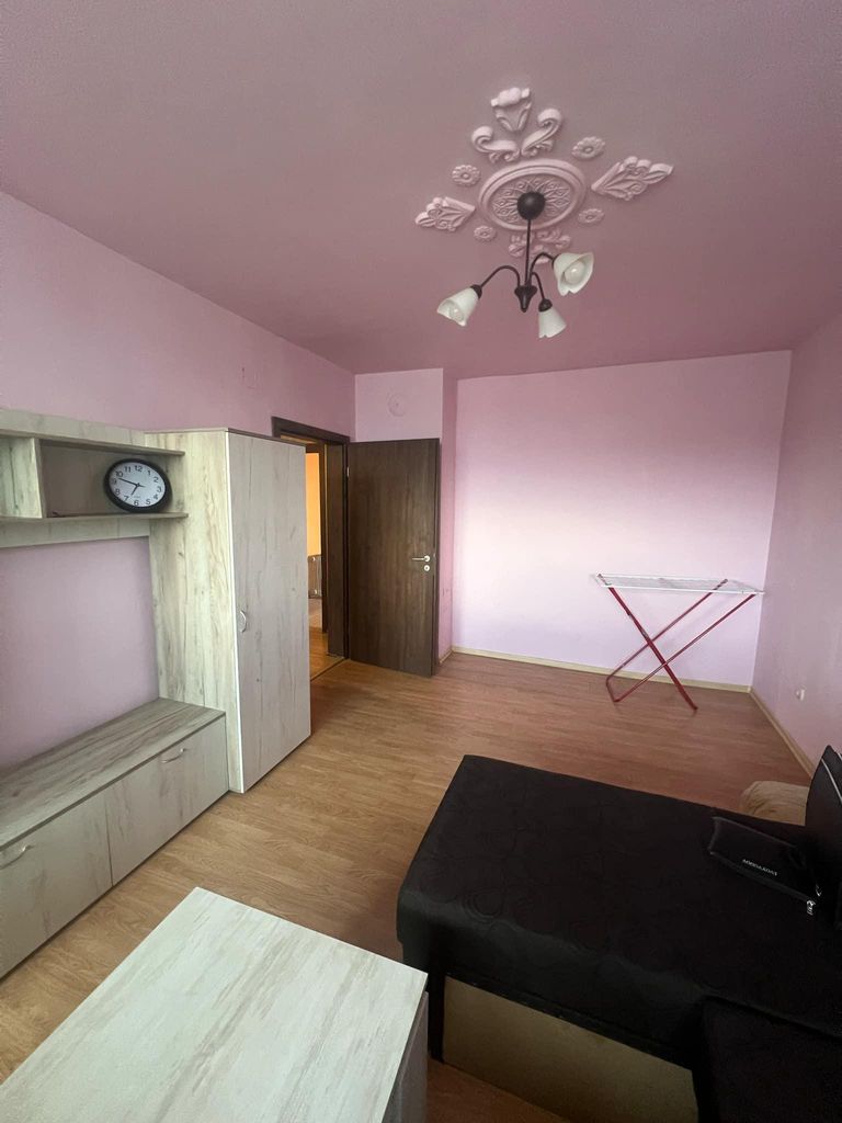 Дава се под наем Двустаен апартамент в София, Връбница 1 - 68 кв.м за 425 € - Снимка #1