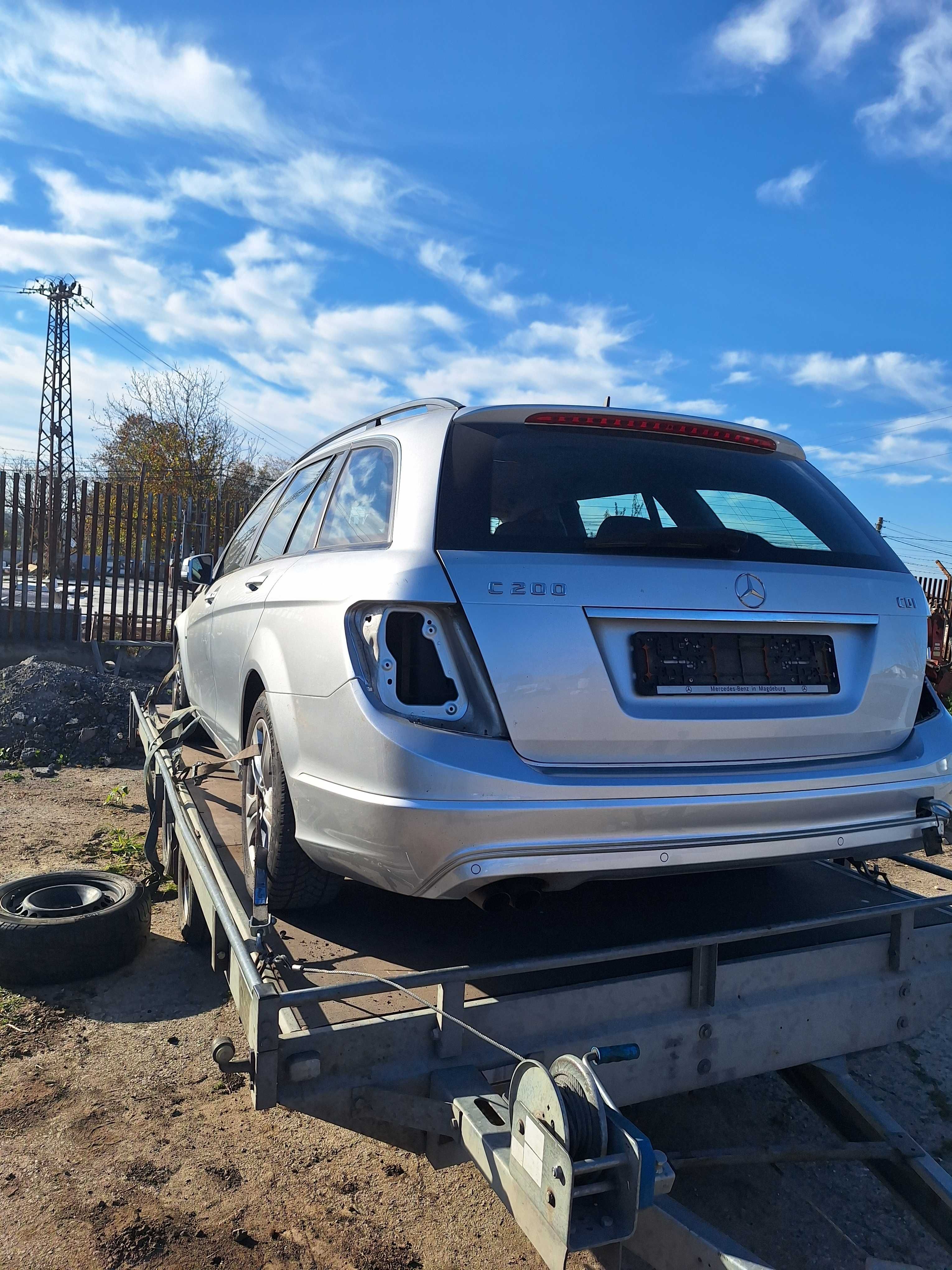 Мерцедес W204 2011 г. На части код 651