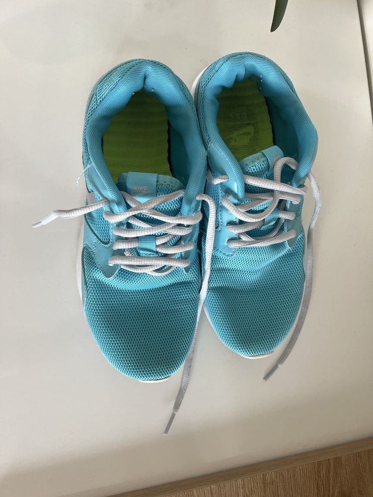 Дамски маратонки nike
