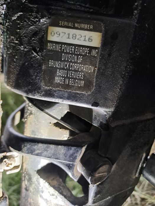 Vând motor barca Mercury 15 cai 2t
