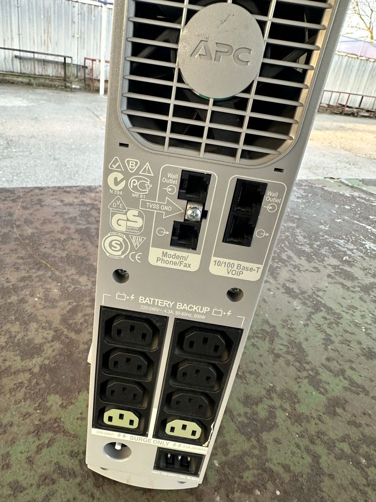 Ups Apc Back-UPS 1000