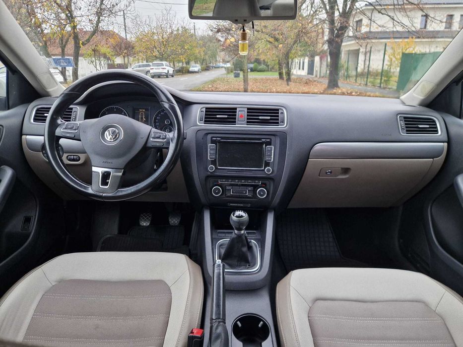 VW Jetta 1.6 TDi 110 Cp 2011