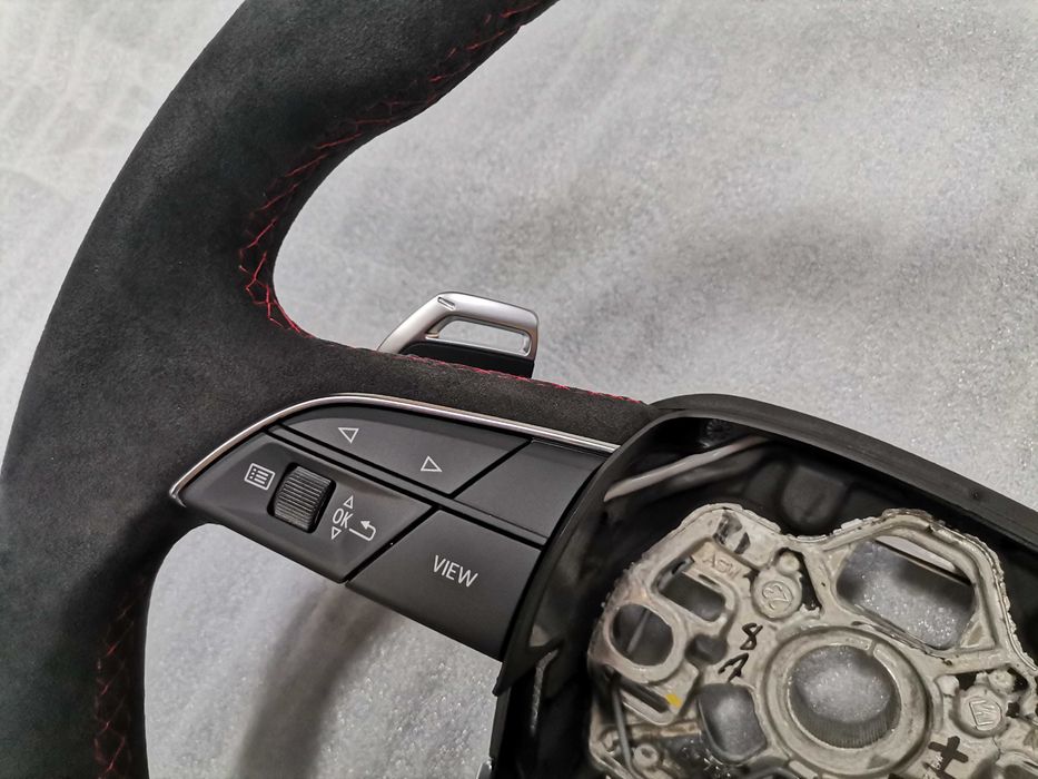 НОВ Спортен Волан Audi RS Алкантара RS3 A3 S3 8Y RSQ3 Q3 82A419091BD