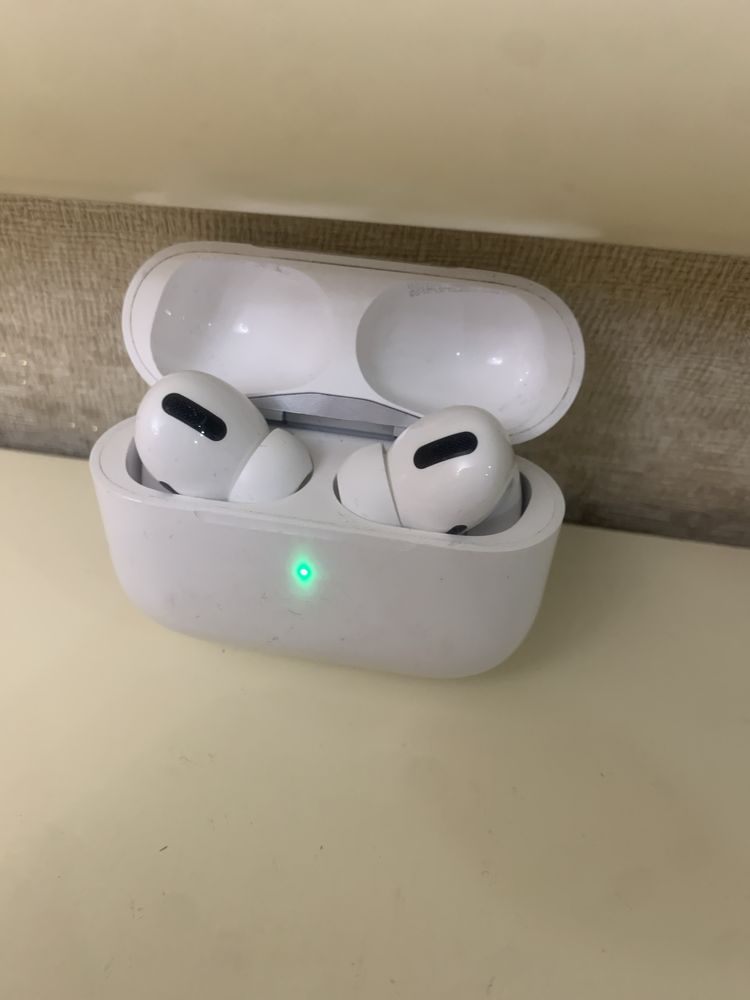 Air pods pro срочно продаю