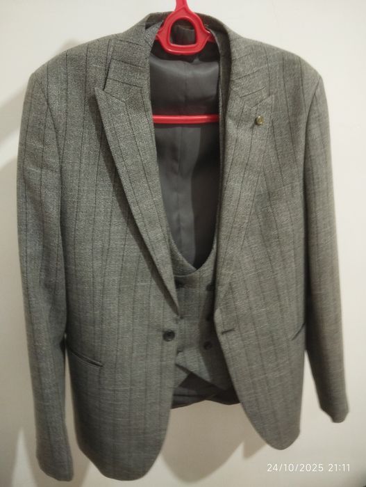 Erkaklar kiymi Kastyum shim oʻqish va ish uchun mos