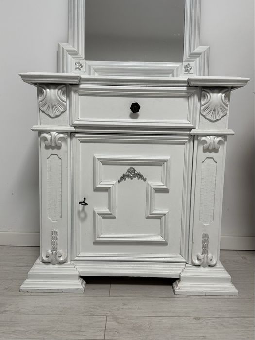 Comoda lemn masiv si oglinda vintage