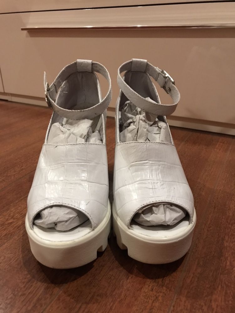 Бели естествена кожа кожени сандали обувки ток платформа