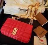 BURBERRY Lola малка яркочервена чанта естествена кожа златист синджир