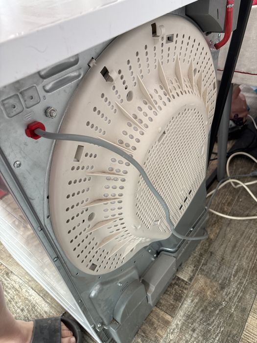 Uscator de rufe AEG seria 6000 Prosense cu pompa de caldura
