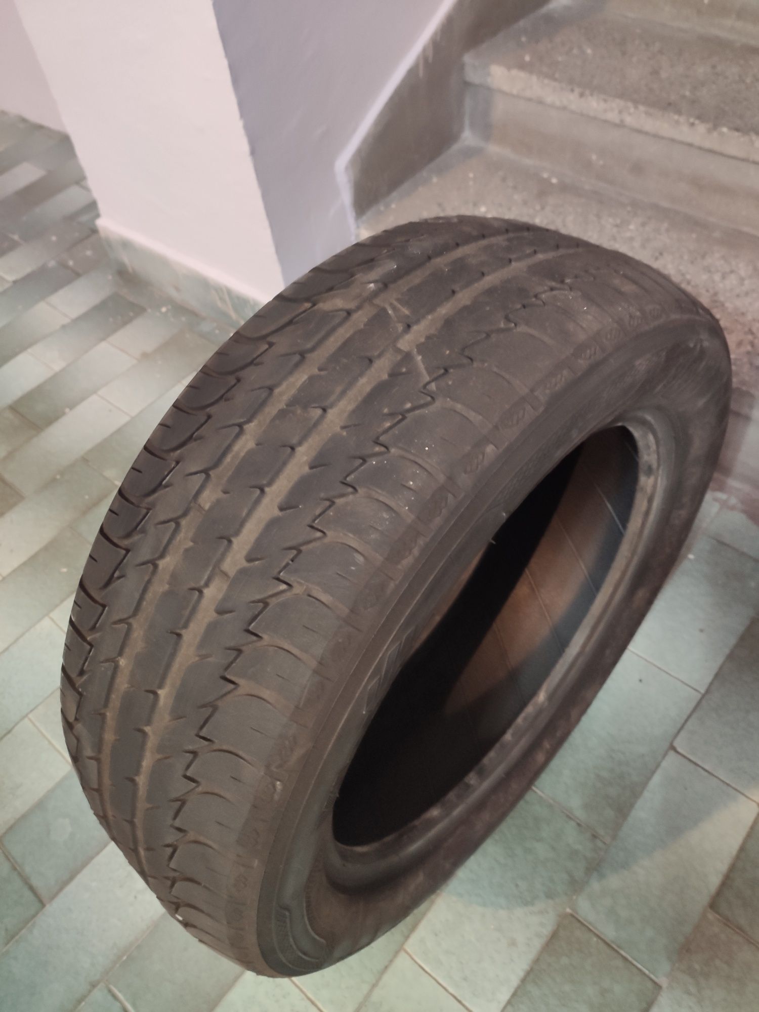 Продавам единични гуми Michelin/Kleber