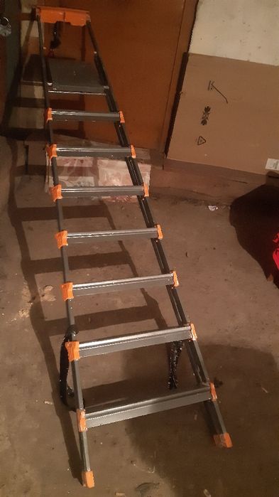 Стремянка СМ8 на 8 ступеней