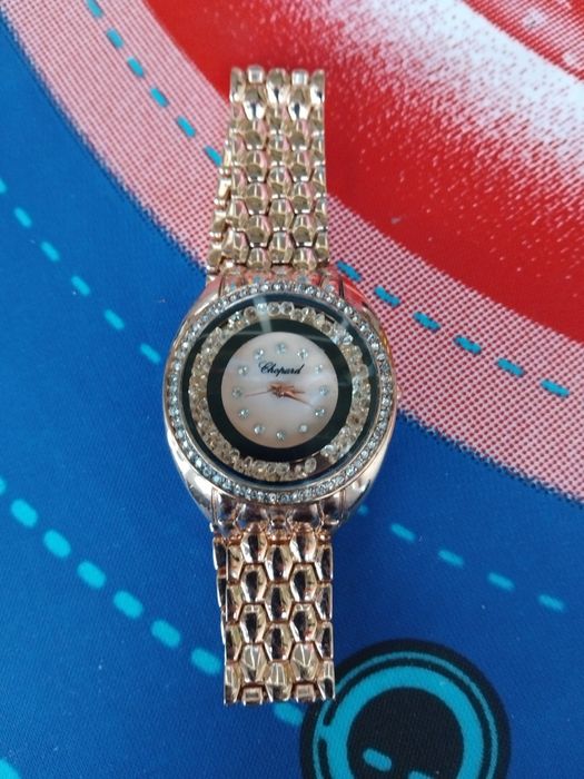 Дамски часовник с камъни Shopard