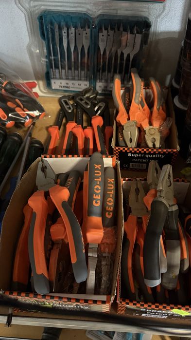 Arzatoe pirostreie cu 3 picioare