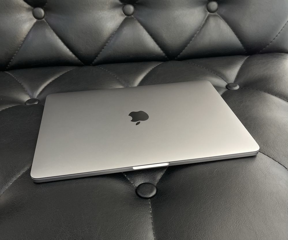 Apple MacBook Pro M2 2022 в идеальном состоянии