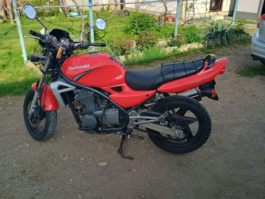 Se vinde kavasaki  er5 la doar 23 000 de km în creștere