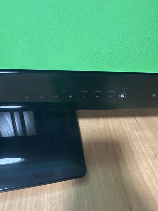 Lcd Lg diagonala 81 cm