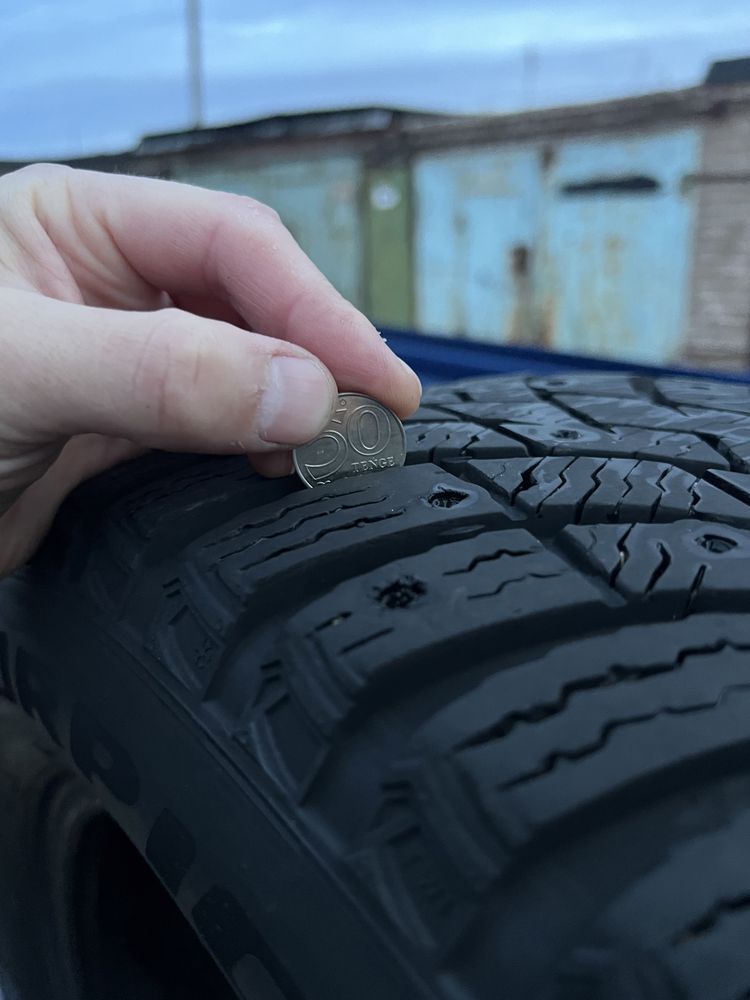 Продам зимние шины Pirelli