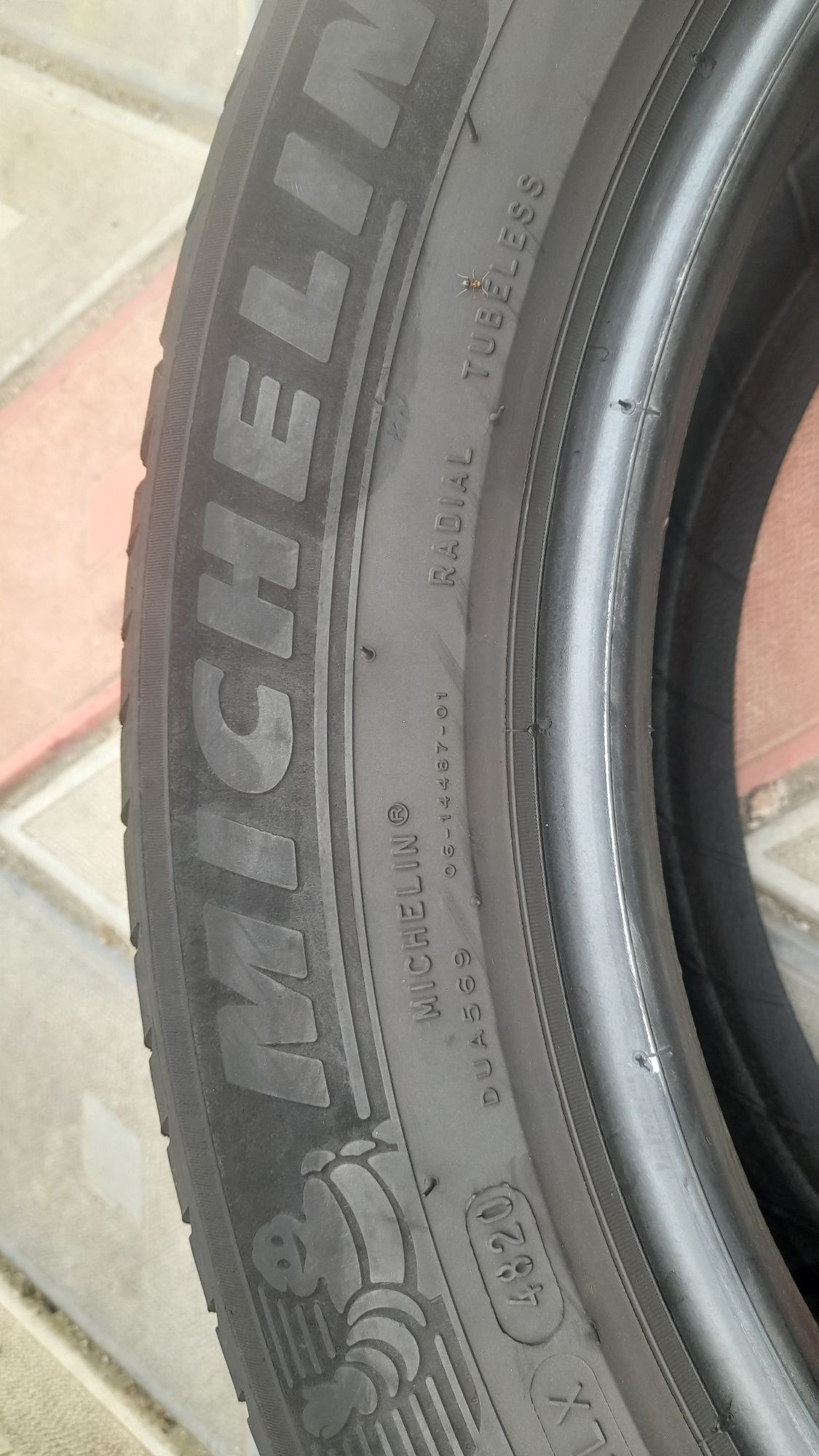 Vand 4 anvelope de vara 225 55 r18 MICHELIN și PIRELLI din 2023