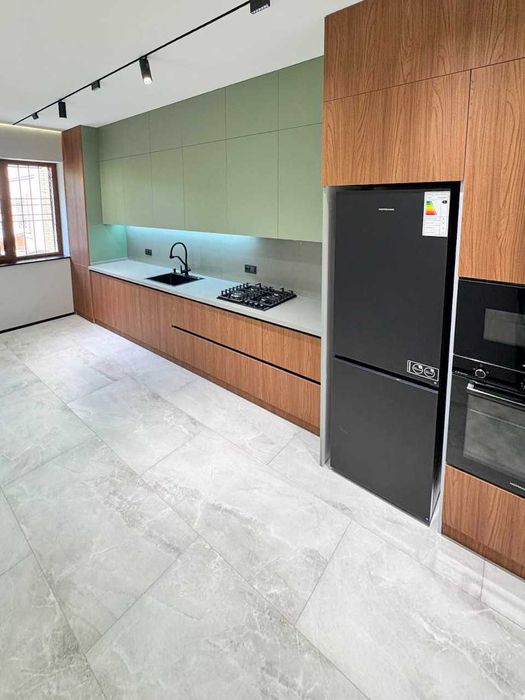 Срочно Дубовая 3/1/6 72м2 Новый ремонт. Кирпичный дом Тихий двор