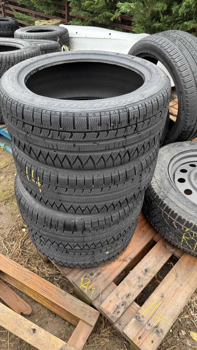 CAUCIUCURI 235/45/17, M+S, all sezon, Anvelope 235 45 17, R17