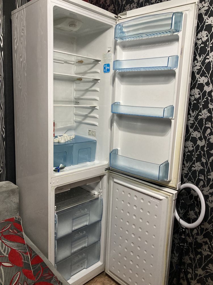 Холодильник хорошего состояния