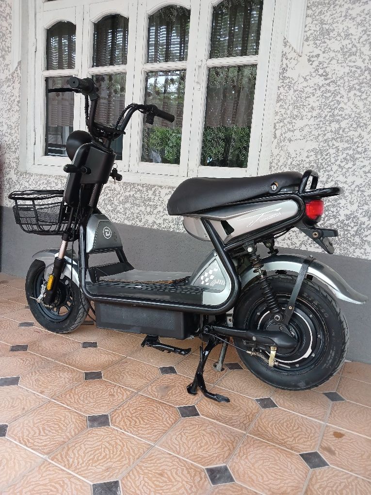 Skuter J K sotiladi