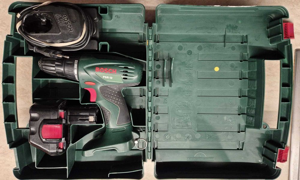 2xMașină de găurit/înșurubat BOSCH PSR 12