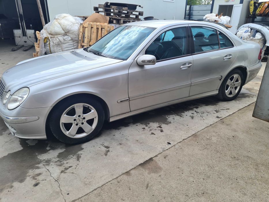 ***САМО НА ЧАСТИ ***

Mercedes E270 W211 Sedan, ръчни скорости