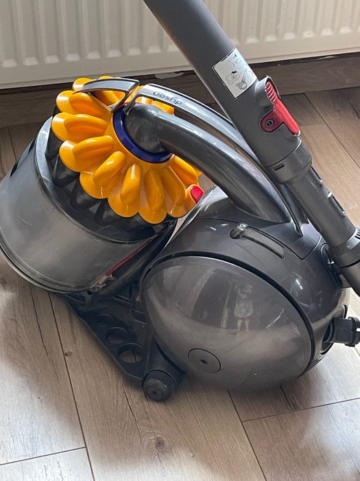 Aspirator fãrã sac Dyson Ball