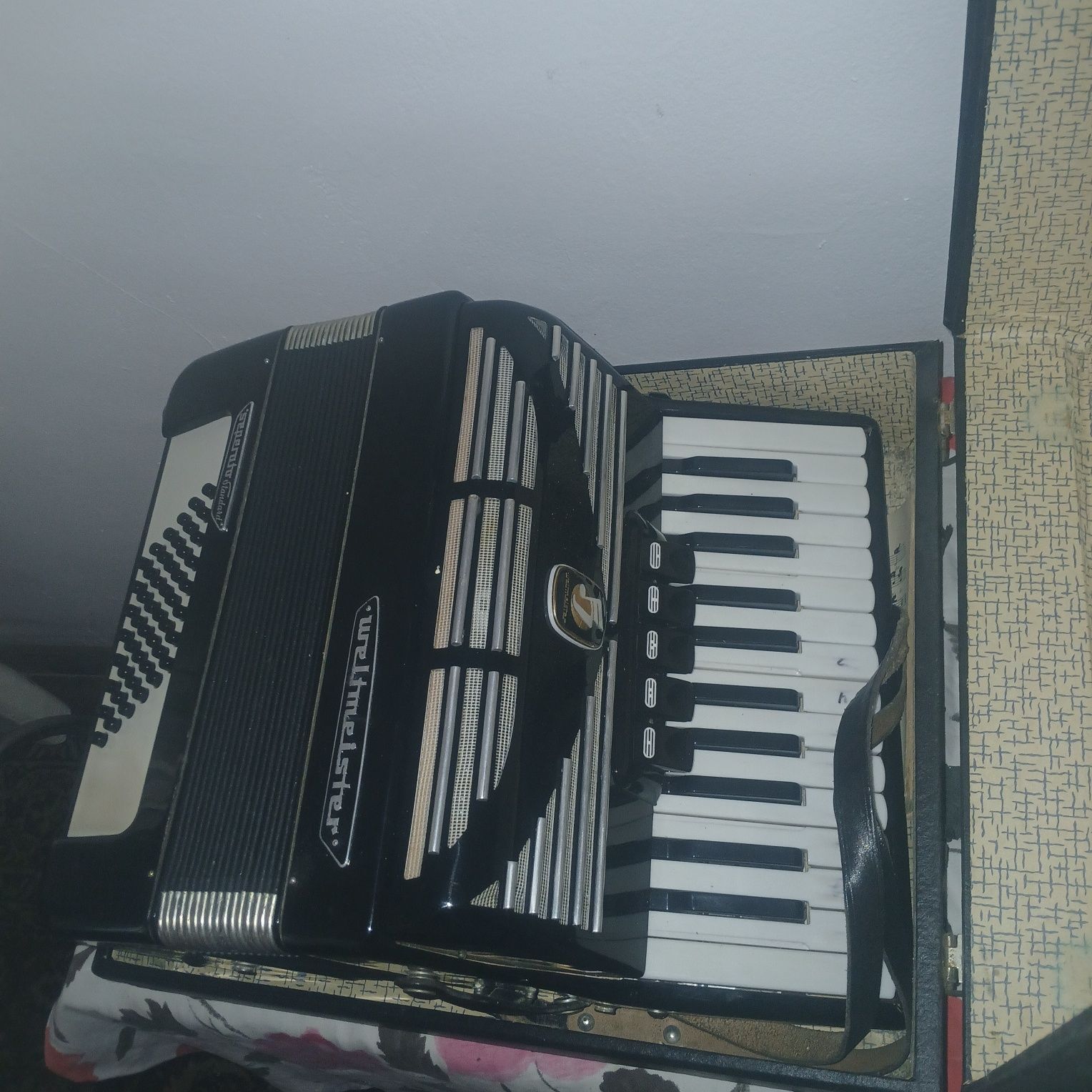 Vand acordeon nou