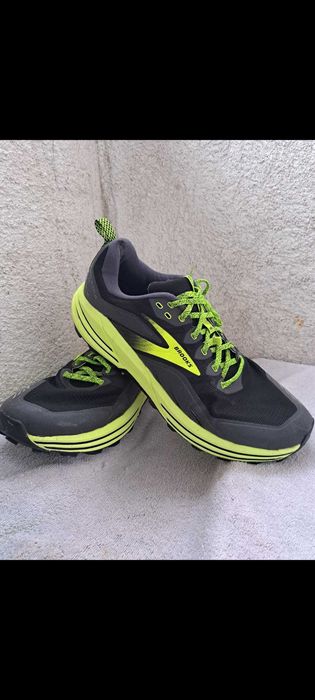 adidasi brooks cascadia 16