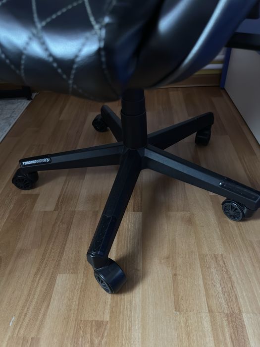 Vand Scaun Gaming Excelent