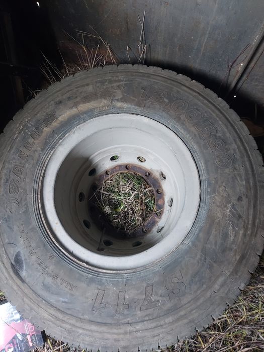 Продам шину с диском 12.00 R20