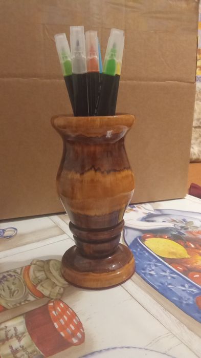 Декоративная ваза из дерева