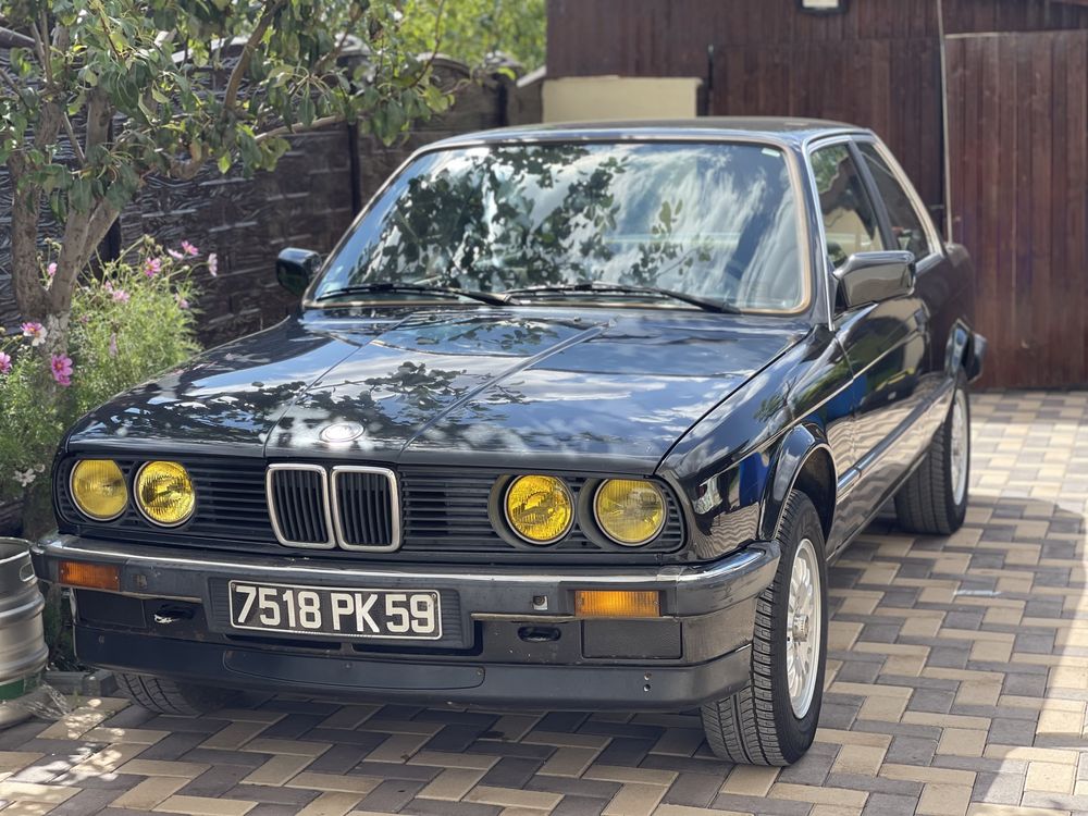 BMW E30 Coupe 1.8 (butterfly)