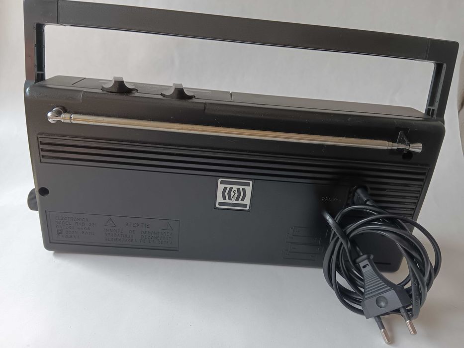 Radio vechi Romanesc TOTAL produs de Electronica, de colectie,Comunism