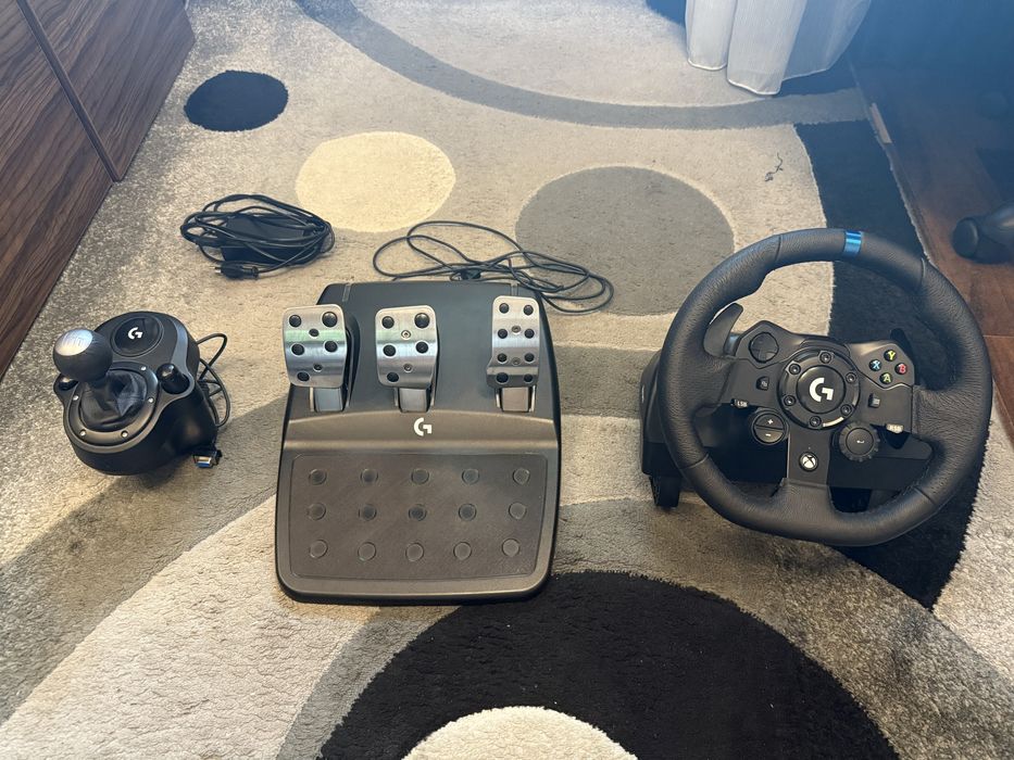 Volan gaming + Schimbator Logitech TrueForce G923 pentru (PC/XBOX ONE)
