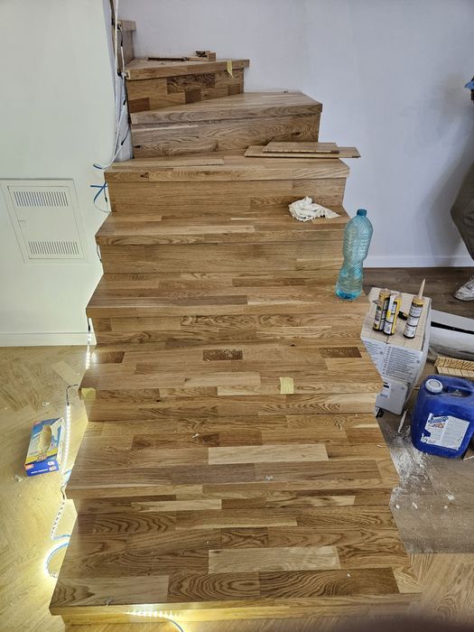 Echipa de montaj parchet