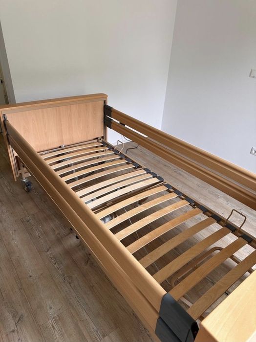 Pat îngrijire bolnavi electric cu telecomanda wireless, Burmeier