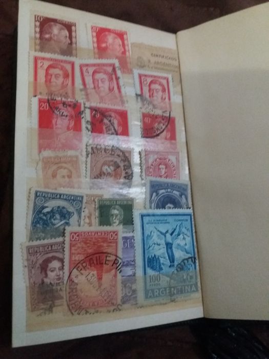 Пощенски марки от различни страни