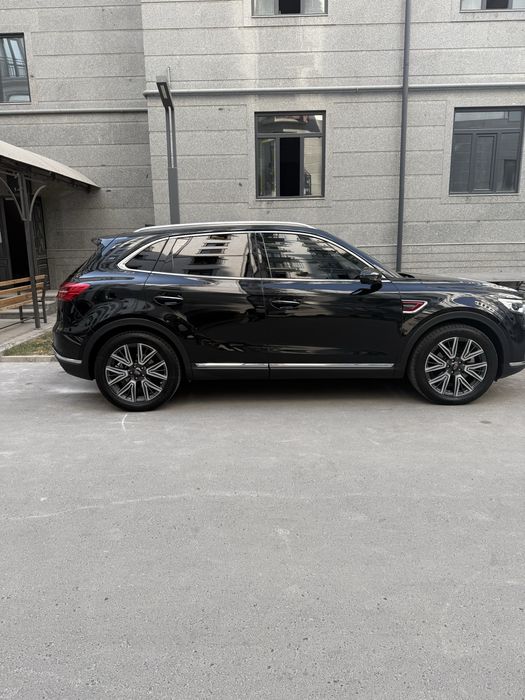 Hongqi h5 ideal mashina