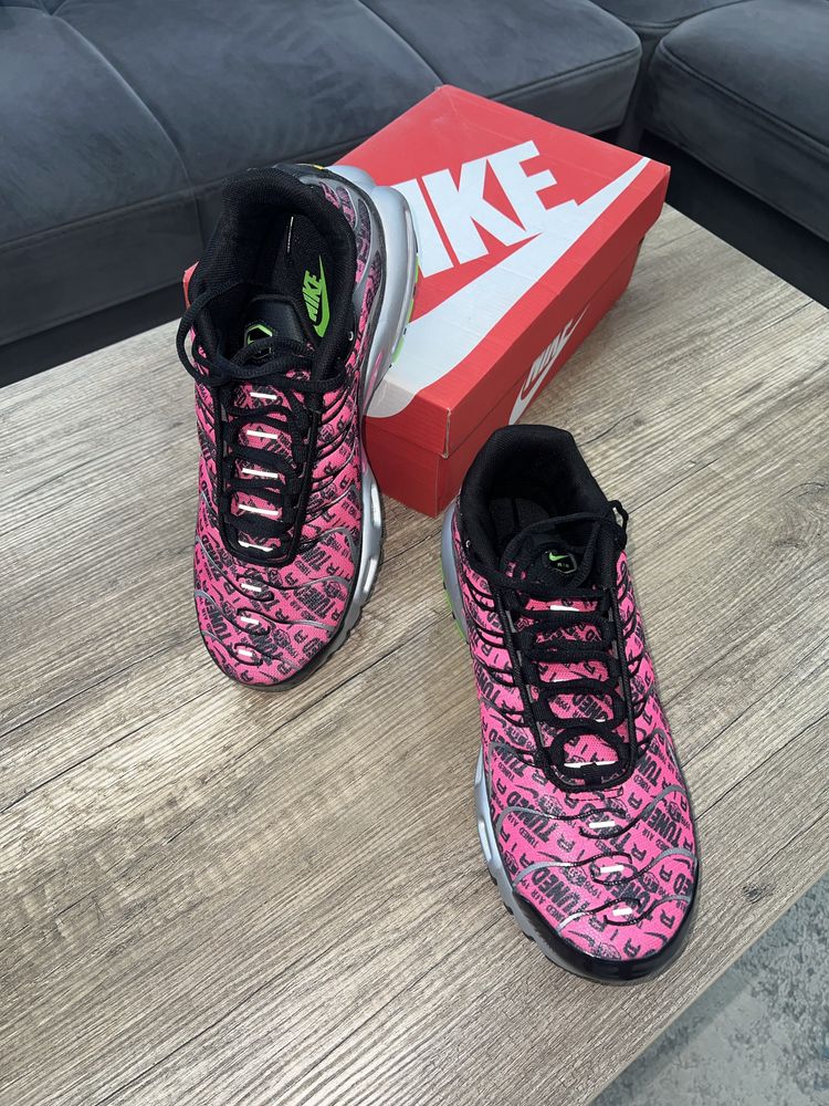 Nike Air Max Plus TN SE – Pink/Black Graphic Edition / Размер 44