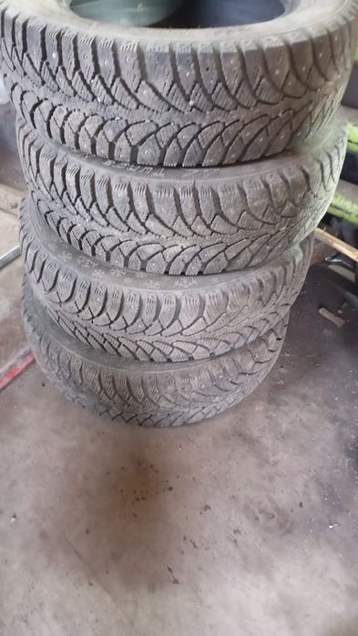 Продам комплект резины