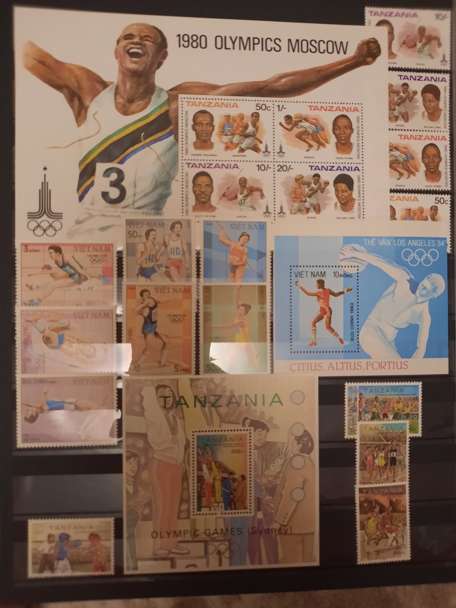 Vând timbre sport straine filatelie