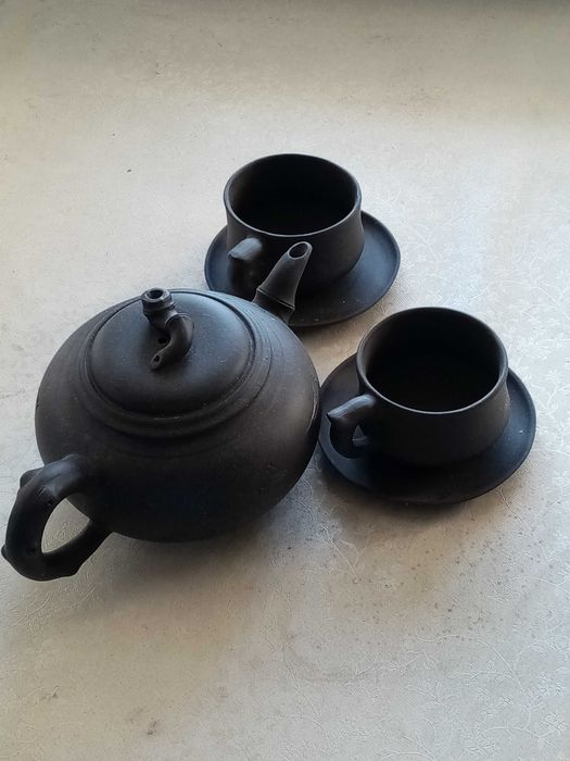 Чайный набор (чайник и чашки керамические, маленькие)