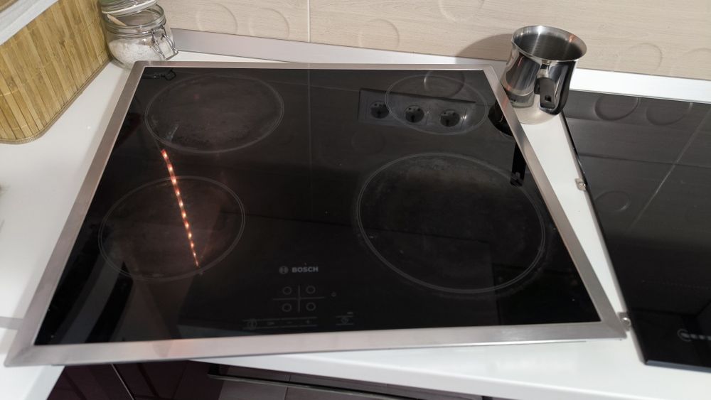 Plită electrică Bosch – vitroceramică 4 ochiuri
