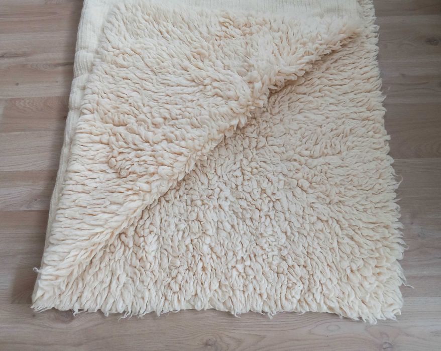 Нов вълнен китеник